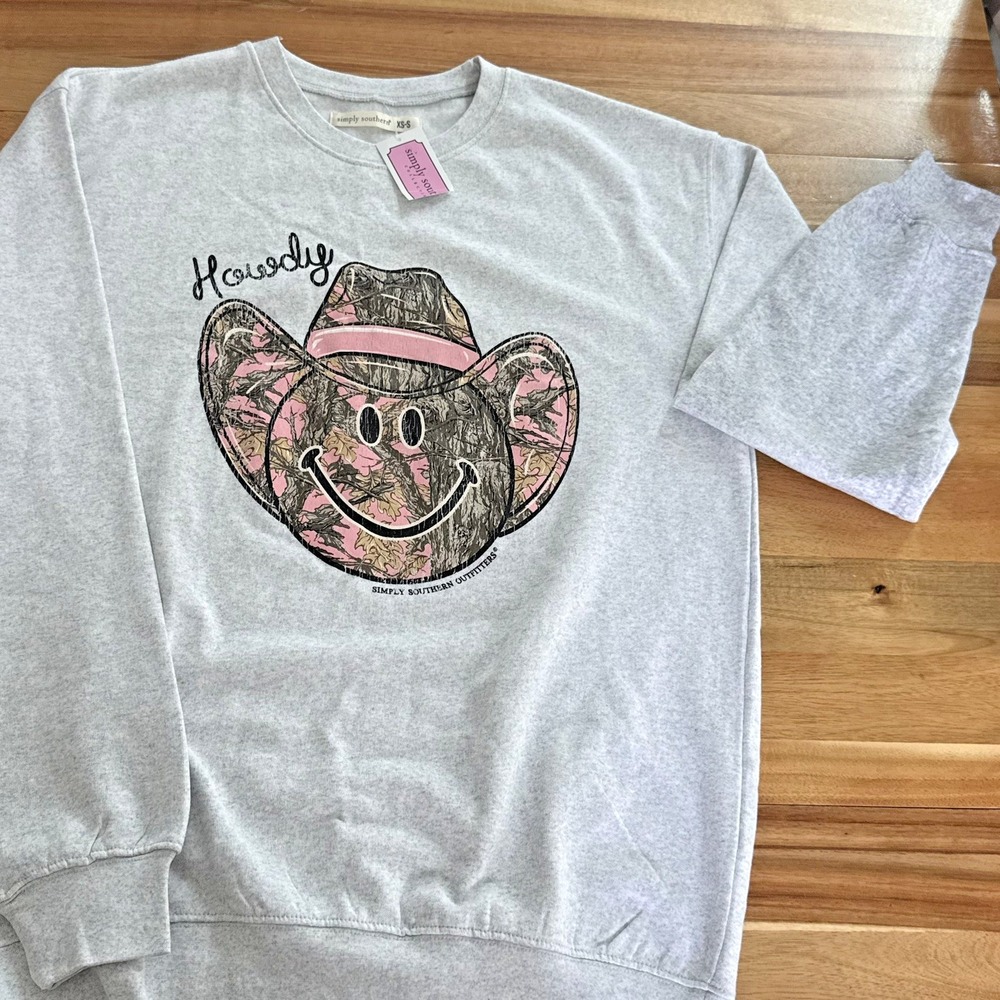 NWT Simply Southern Howdy Pink Camo Cowboy Hat Sweatshirt Women XS S Gray